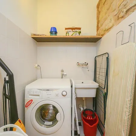 Villa Spacious In With Swimming Pool